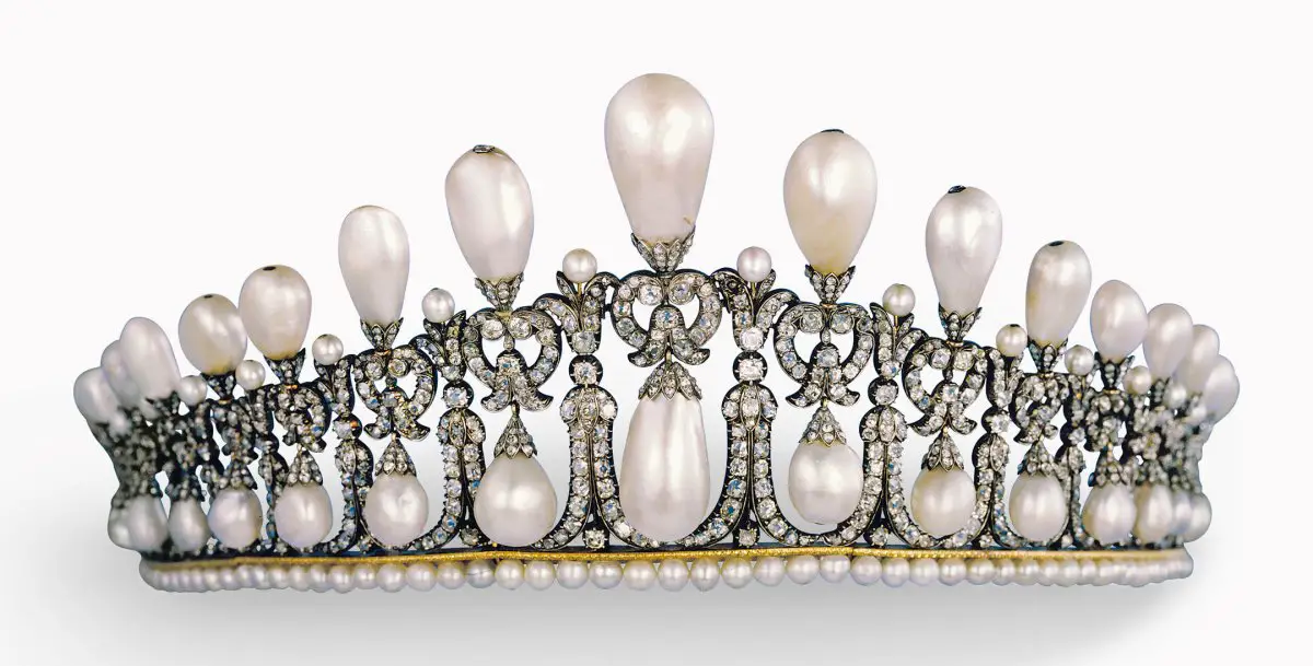 The Cambridge Lover's Knot Tiara (Christie's)