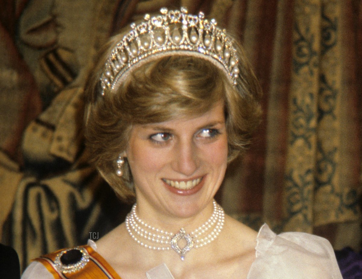 La Principessa di Galles a un banchetto per la famiglia reale britannica tenuto dalla Regina Beatrix e dal Principe Claus dei Paesi Bassi a Hampton Court Palace, 1982