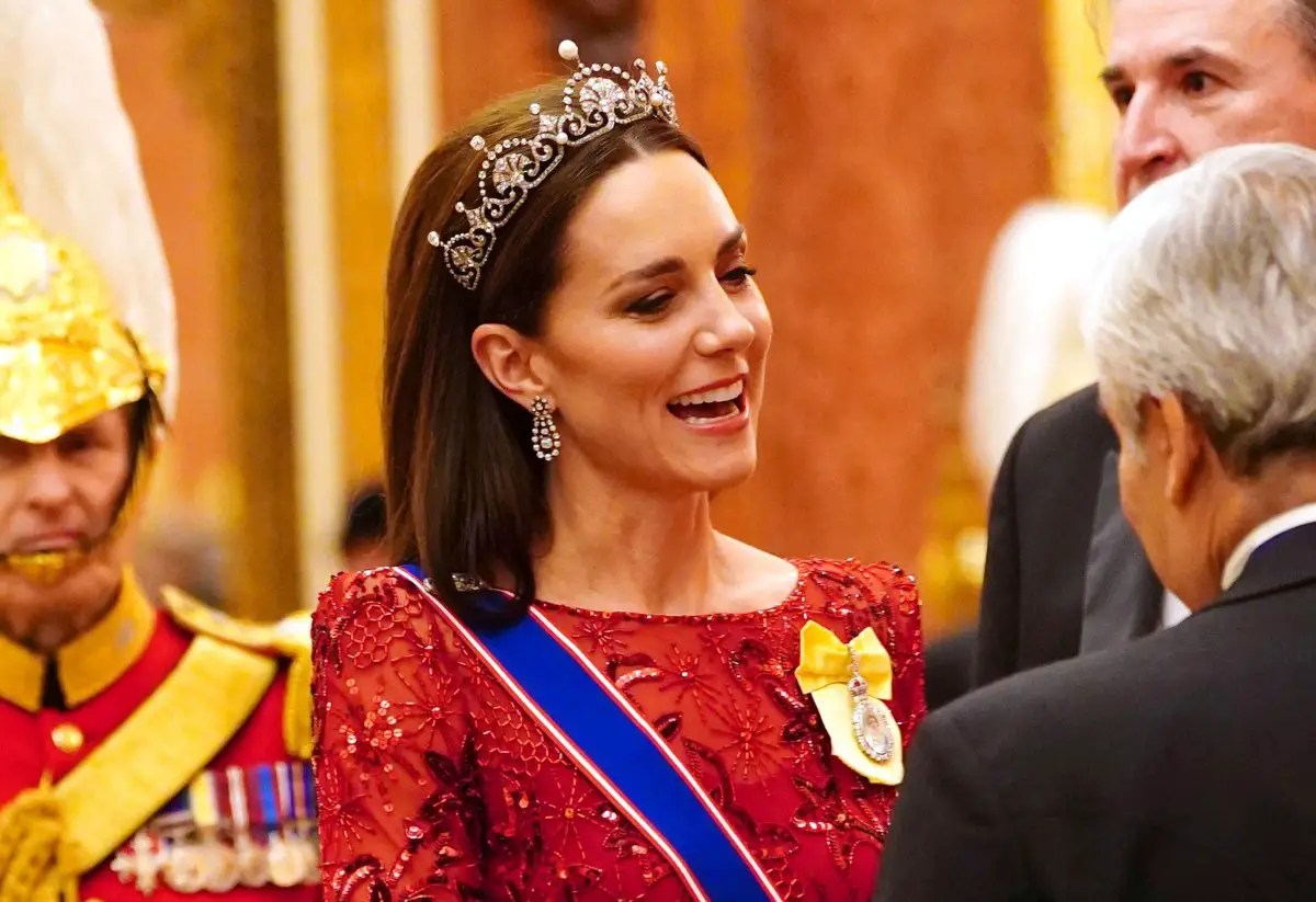 La Principessa del Galles partecipa alla Ricezione Diplomatica a Buckingham Palace a Londra il 6 dicembre 2022 (Victoria Jones/PA Images/Alamy)