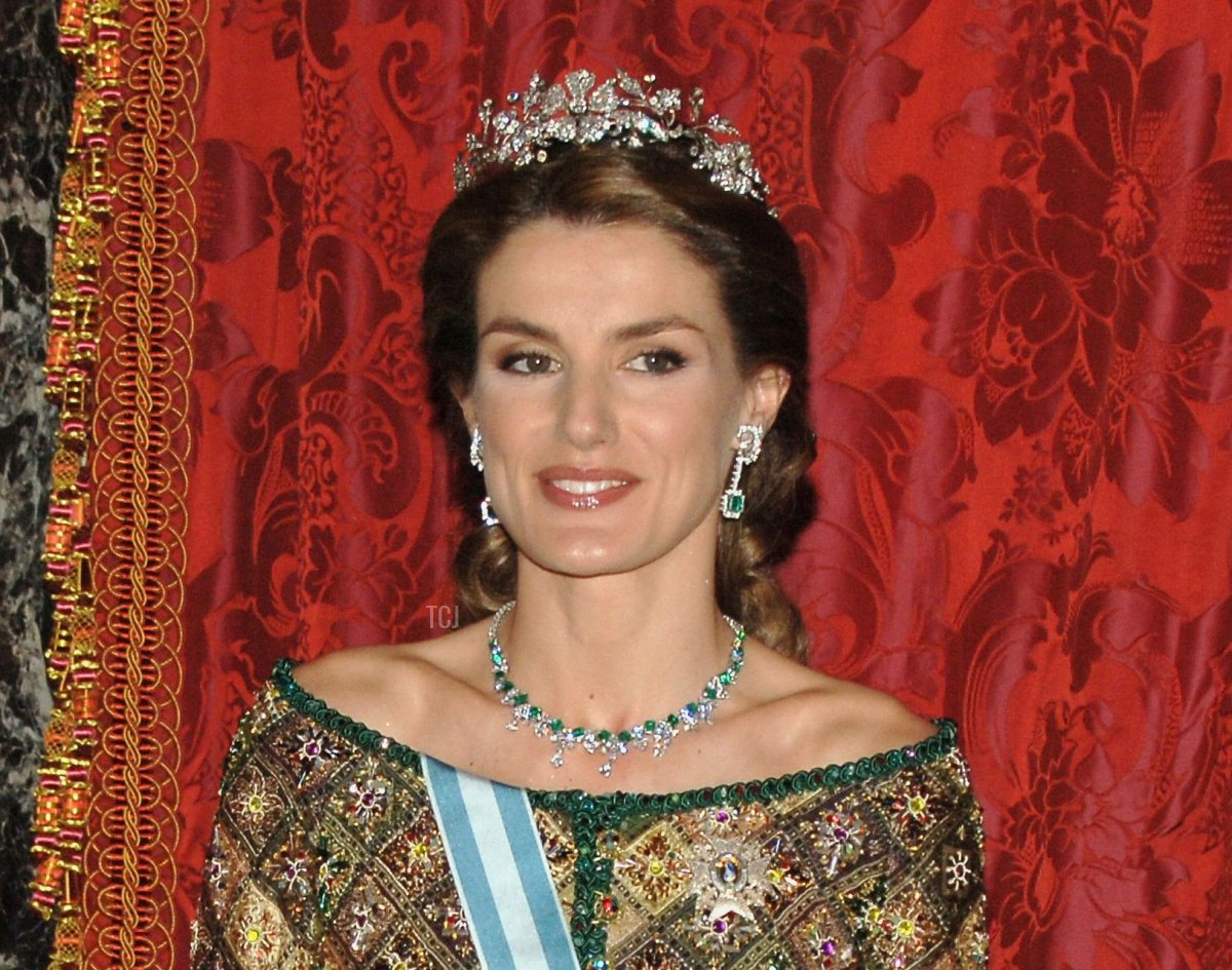 La Principessa Letizia di Spagna partecipa a una cena ufficiale in onore del Presidente russo Vladimir Putin al Palazzo Reale, l'8 febbraio 2006 a Madrid, Spagna