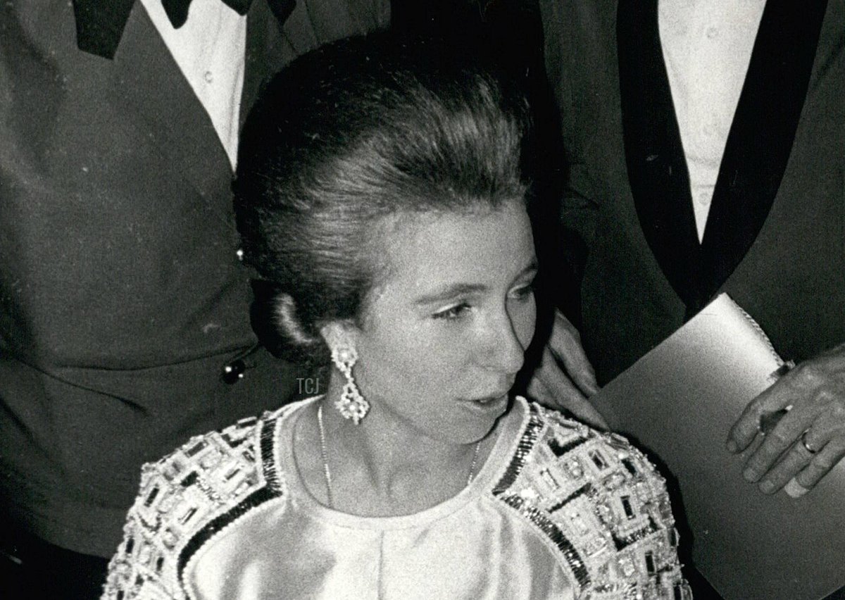 18 novembre 1970 - La regina Elisabetta II, il principe Filippo, il principe Carlo e la principessa Anna partecipano al Gala Reale a favore del World Wildlife Fund