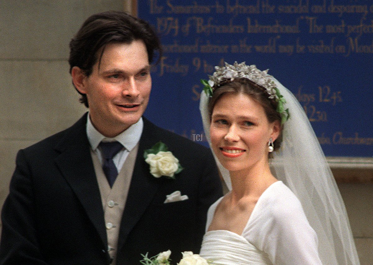 Sposa Sarah Armstrong-Jones, figlia della Principessa Margaret di Gran Bretagna e del Lord Snowdon, insieme al suo sposo Daniel Chatto dopo il loro matrimonio a St Stephen Walbrook nella City, 14 luglio 1994