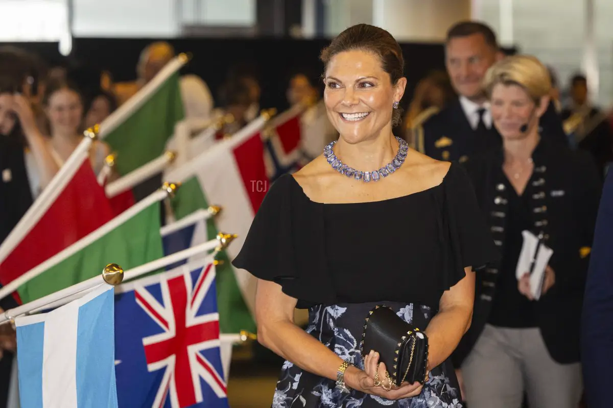 La Principessa Ereditaria Victoria di Svezia partecipa alla cerimonia di premiazione del Stockholm Junior Water Prize presso il Congress Centre di Waterfront di Stoccolma il 22 agosto 2023 (Michael Campanella/Getty Images)