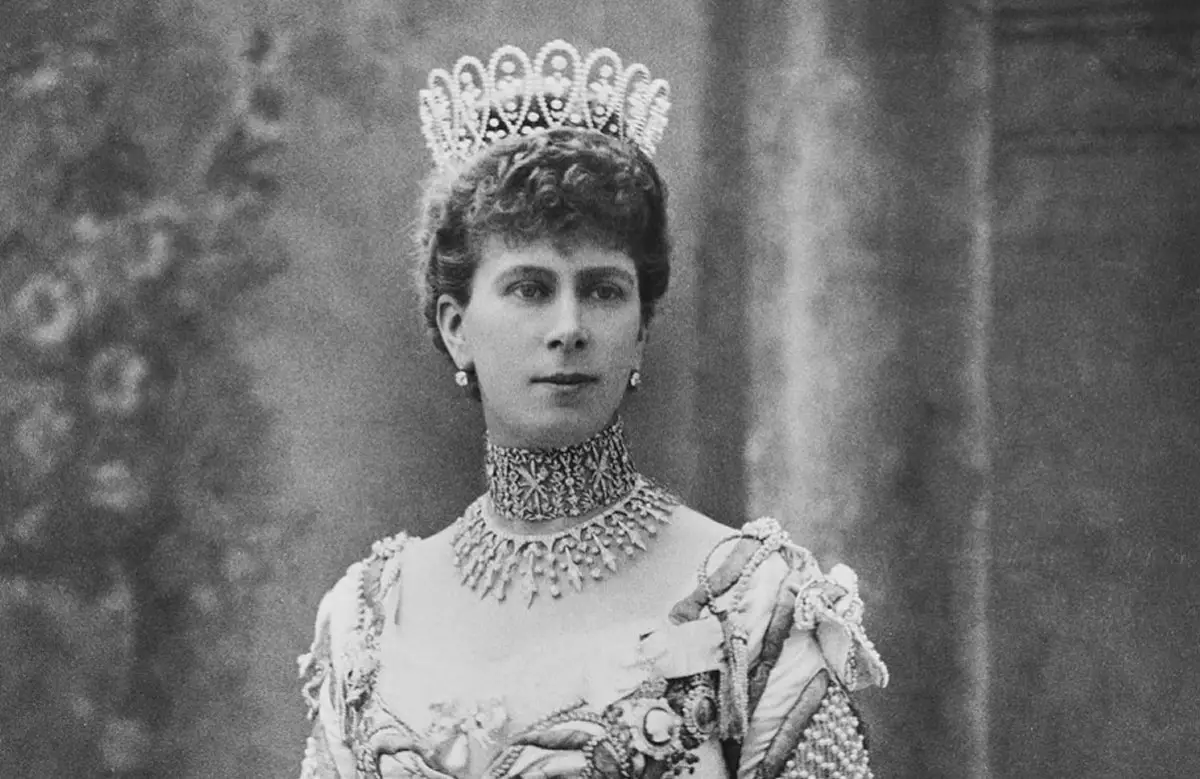 Regina Maria quando era Principessa di Galles, fotografata da W&D Downey a Londra, 1905 (Royal Collection Trust)