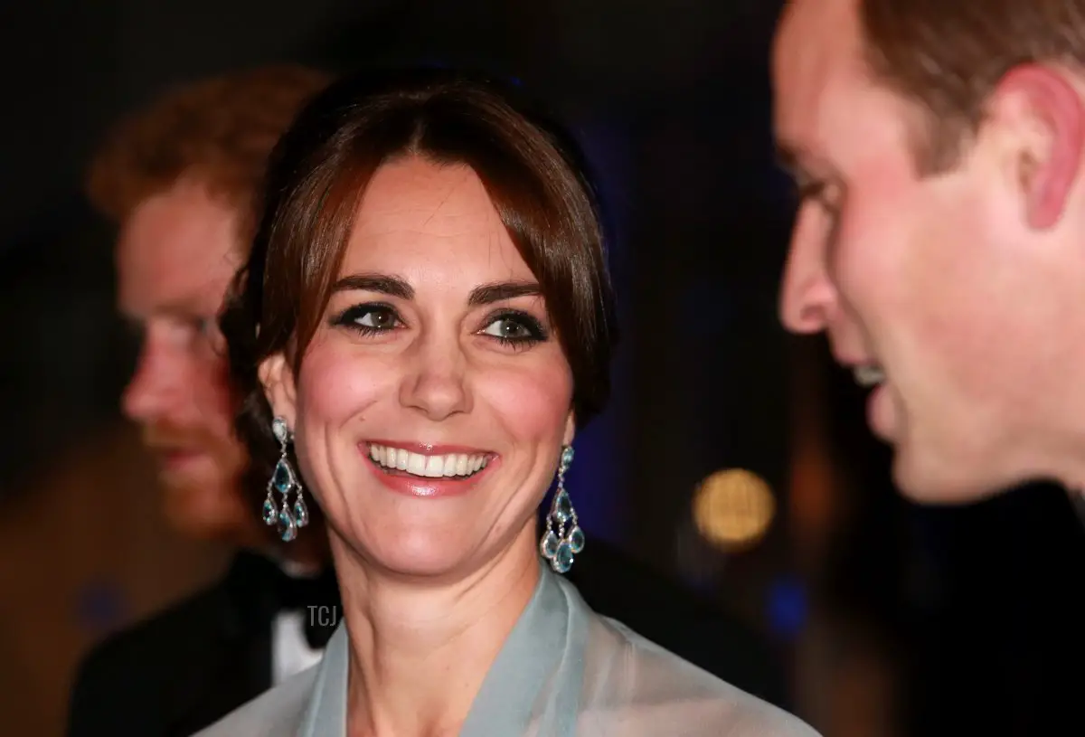 Il principe Harry, la duchessa Catherine di Cambridge e il duca William di Cambridge arrivano alla prima mondiale del nuovo film di James Bond 'Spectre' al Royal Albert Hall di Londra il 26 ottobre 2015