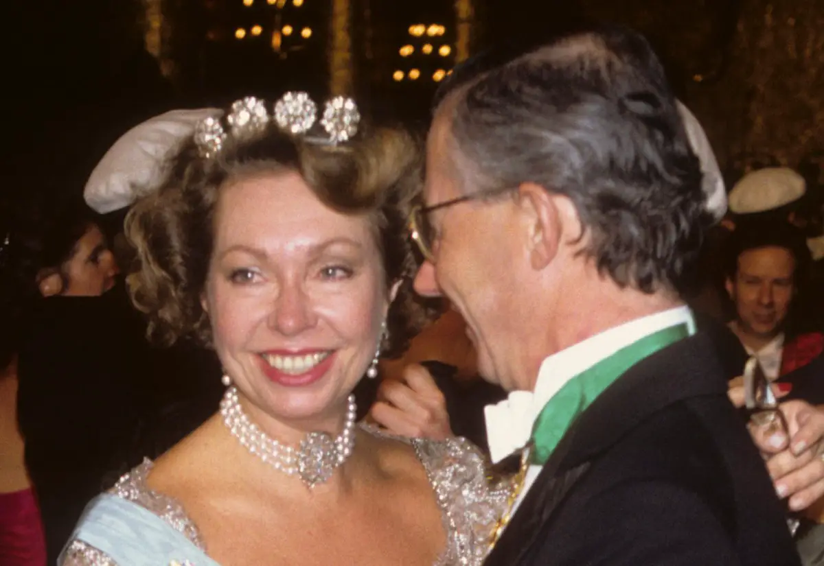 La Principessa Christina, signora Magnuson e Tord Manguson ballano durante il banchetto del Premio Nobel a Stoccolma il 10 dicembre 1997 (Roger Tillberg/Alamy)