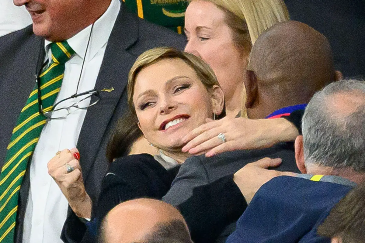 La principessa Charlene di Monaco è presente alla partita della Coppa del Mondo di Rugby tra Inghilterra e Sudafrica a Parigi il 21 ottobre 2023 (Laurent Zabulon/Abaca Press/Alamy)