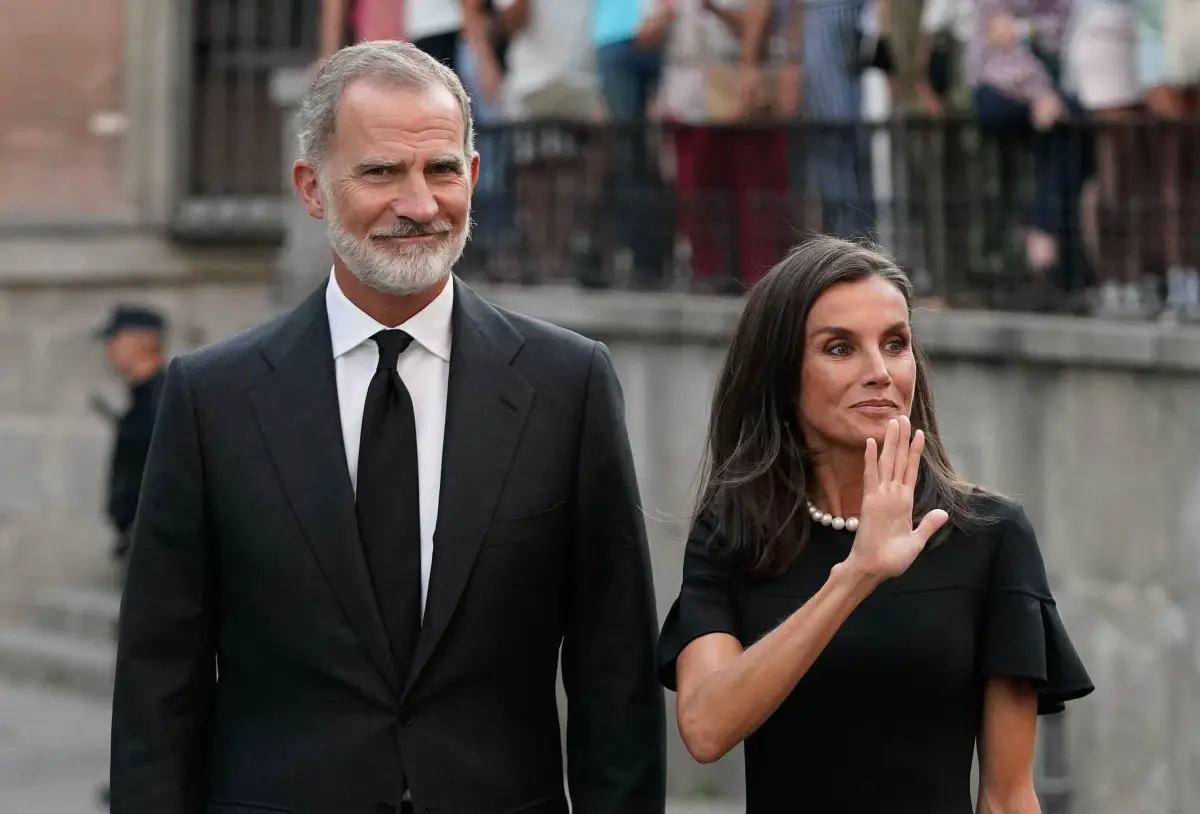 Il Re e la Regina di Spagna partecipano a una messa commemorativa per la vita del cugino, Juan Gomez Acebo, a Madrid l'8 settembre 2024 (CORDON PRESS/Alamy)