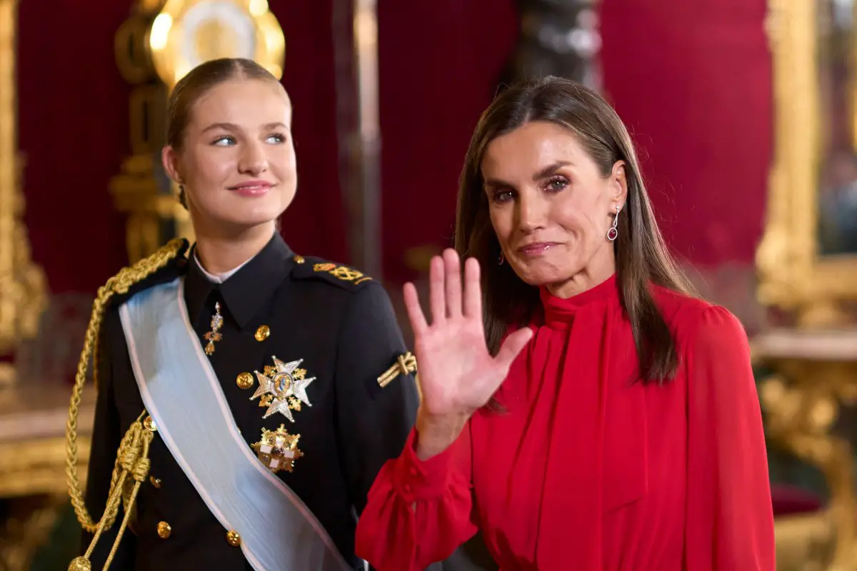 La Regina di Spagna, con la Principessa delle Asturie, partecipa a una ricezione per il Giorno Nazionale al Palazzo Reale di Madrid il 12 ottobre 2024 (Album/Alamy)