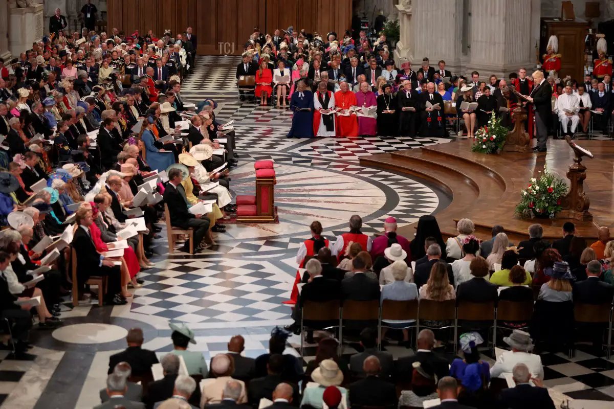 Il Primo Ministro britannico Boris Johnson si rivolge alla Cerimonia Nazionale di Ringraziamento per il regno della Regina presso la Cattedrale di San Paolo a Londra il 3 giugno 2022 come parte delle celebrazioni del giubileo di platino della Regina Elisabetta II