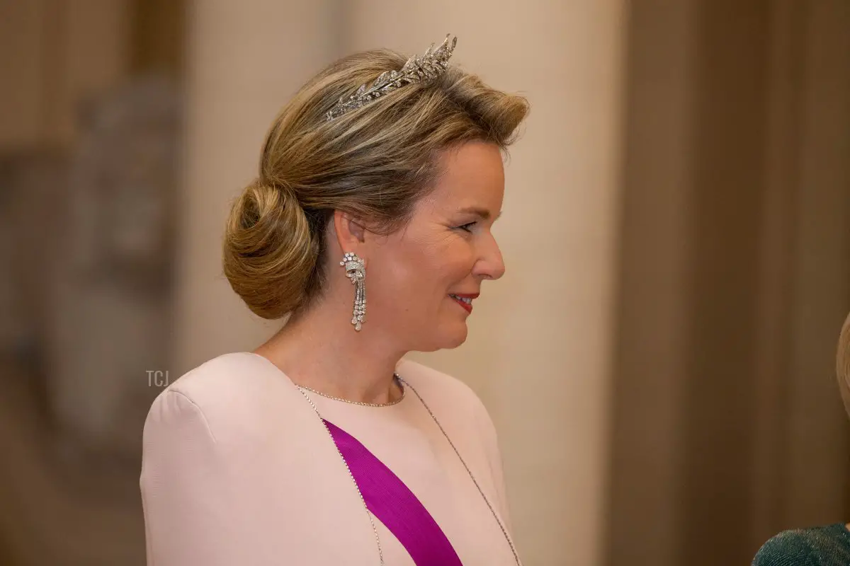 La regina Mathilde del Belgio ritratta durante un banchetto di Stato al Palazzo durante una visita ufficiale del Presidente della Confederazione Svizzera, giovedì 24 novembre 2022, a Bruxelles