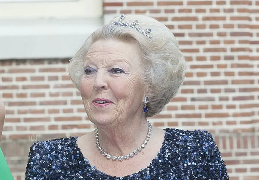 La regina Massima dei Paesi Bassi, la principessa Beatrix dei Paesi Bassi e il re Willem-Alexander dei Paesi Bassi arrivano per la cena al Palazzo Reale di Loo il 3 giugno 2014 ad Apeldoorn, Paesi Bassi