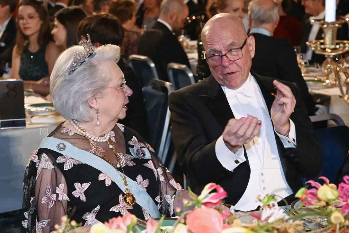 La Principessa Cristina di Svezia e il vincitore del Premio Nobel in Chimica 2022, il chimico statunitense K. Barry Sharpless, conversano durante un banchetto reale per onorare i vincitori del Premio Nobel 2019 dopo la cerimonia di premiazione del 10 dicembre 2022