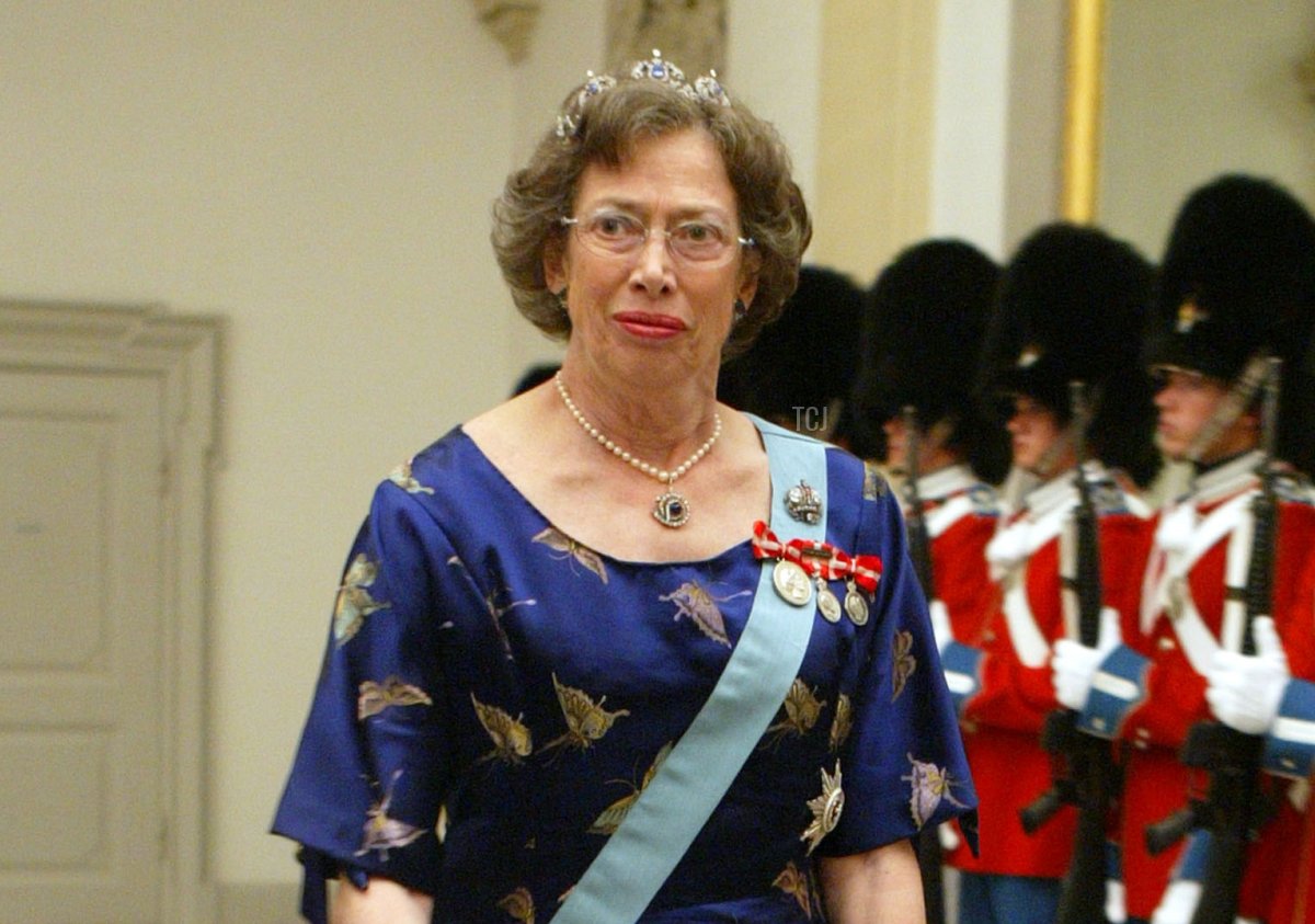 La principessa Elisabetta, cugina della regina Margherita II di Danimarca, partecipa a una cena celebrativa a Palazzo Christiansborg l'11 maggio 2004 in onore del prossimo matrimonio del principe ereditario Frederik con la signorina Mary Elizabeth Donaldson il 14 maggio a Copenaghen, Danimarca