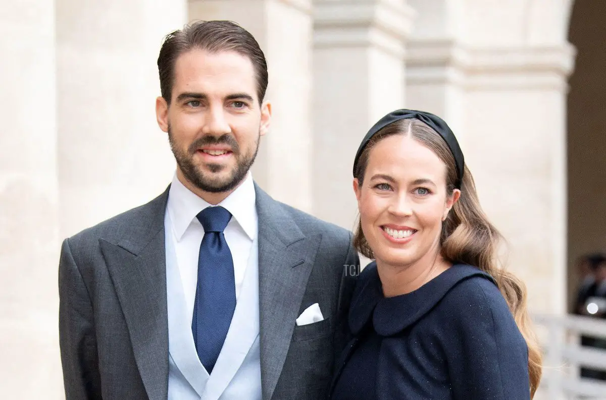 Il principe Filippo di Grecia e la sua fidanzata Nina Flohr partecipano al matrimonio reale del principe Jean-Christophe Napoleone e Olympia Von Arco-Zinneberg presso Les Invalides il 19 ottobre 2019 a Parigi, Francia