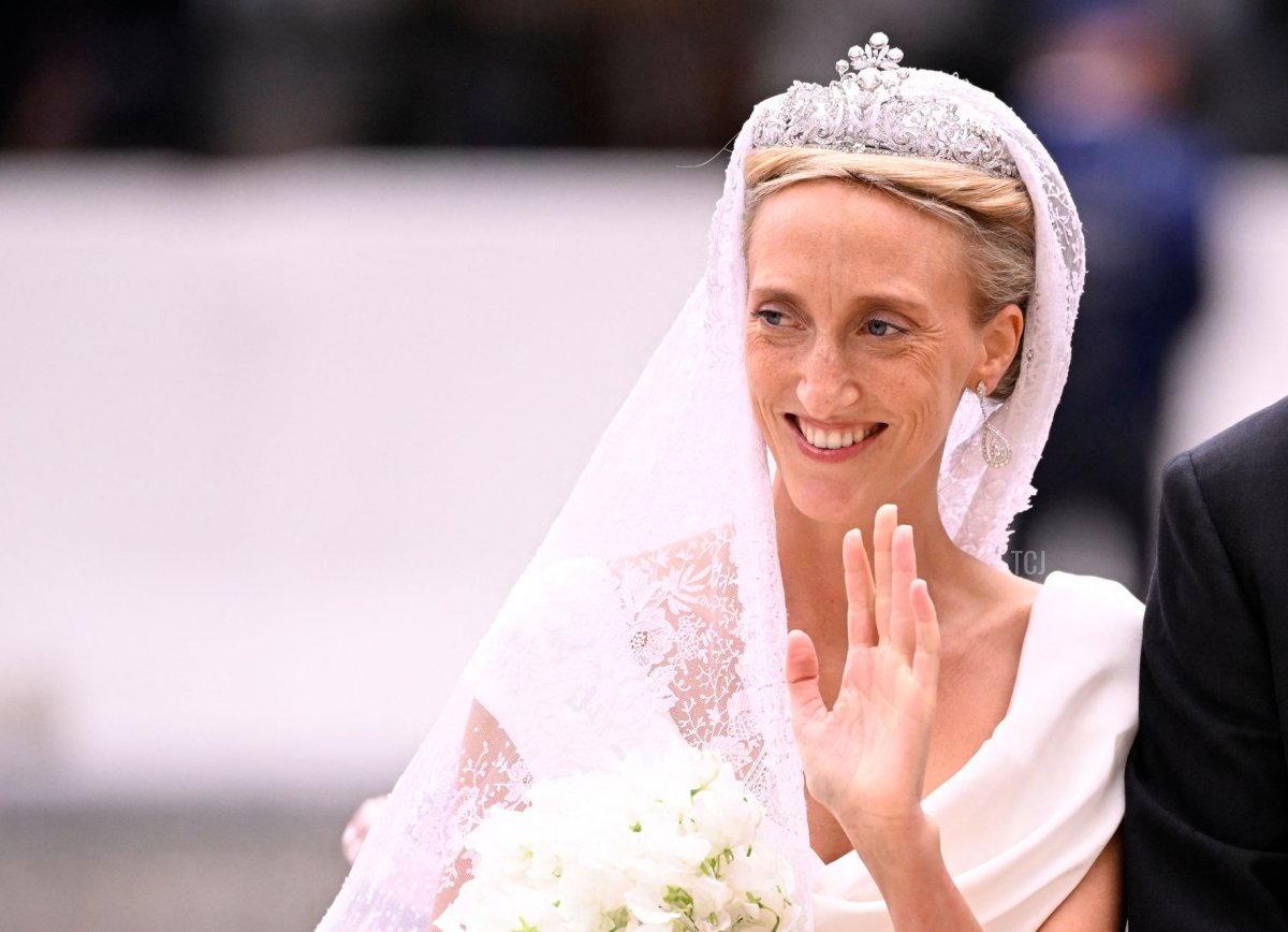 La Principessa Maria Laura e suo padre, il Principe Lorenz del Belgio, arrivano alla cerimonia di matrimonio di Maria-Laura del Belgio e William Isvy, presso la Cattedrale di San Michele e San Gudula, sabato 10 settembre 2022, a Bruxelles